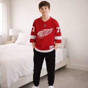 Detroit Red Wings Dylan Larkin #71 Youth Hockey Jersey Red S/M NHL